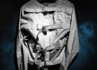 A black and white photo of a jacket.